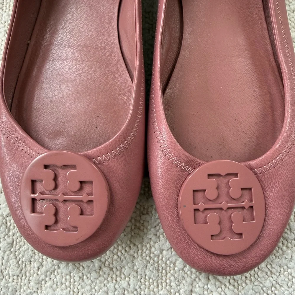 Tory Burch Reva Ballet Flats Peony Pink Logo Medallion Scrunch Back - Picture 2 of 9